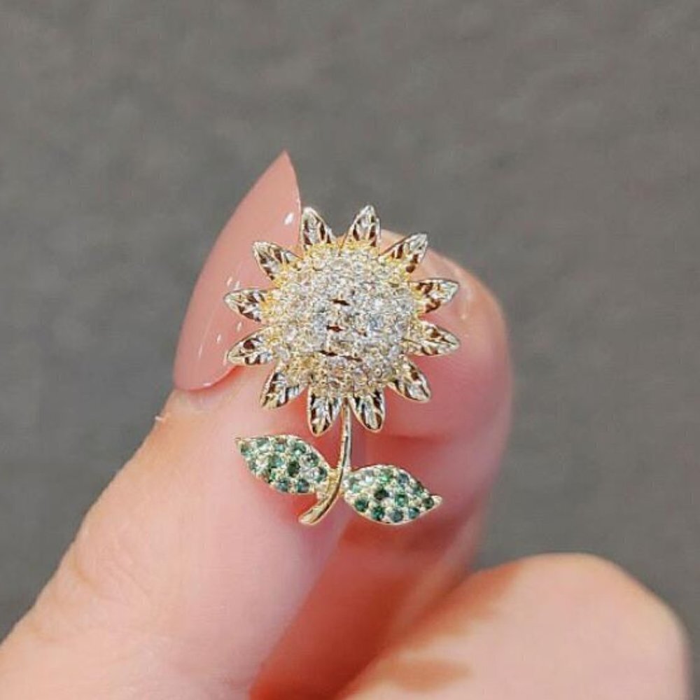 MACY'S Sunflower brooch pin